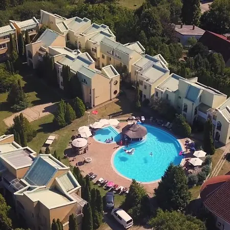 Hotel apartamentowy Hideaway Apartments *