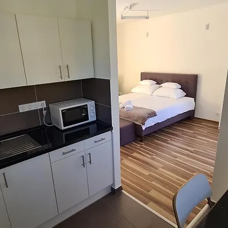 Aparthotel Hideaway Apartments
