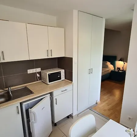 Hideaway Apartments *