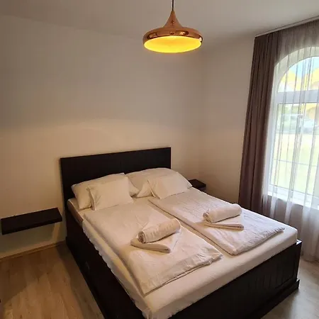 Hotel apartamentowy Hideaway Apartments